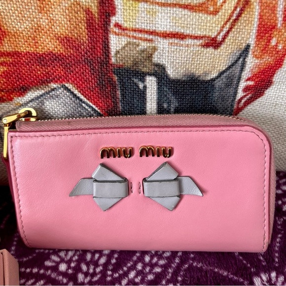 ⭐️COA⭐️MIU MIU PETALO PINK COIN/CARD ZIPPY KEY CASE~comes w/box 💯AUTHENTIC - Picture 1 of 9